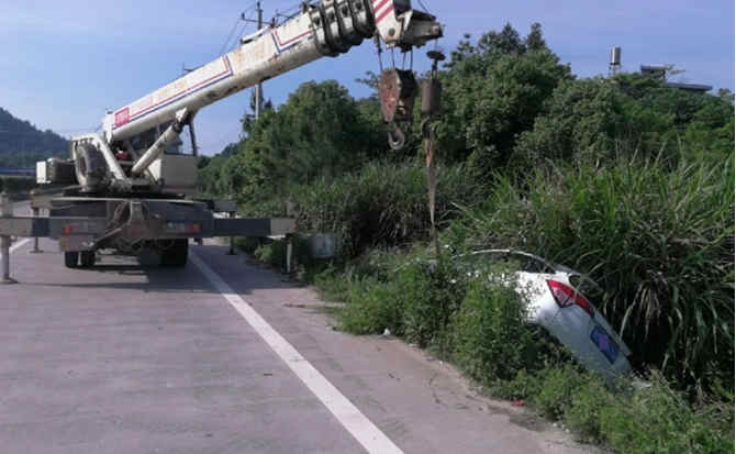 琼山区重载吊车救援 琼山区重载吊车救援